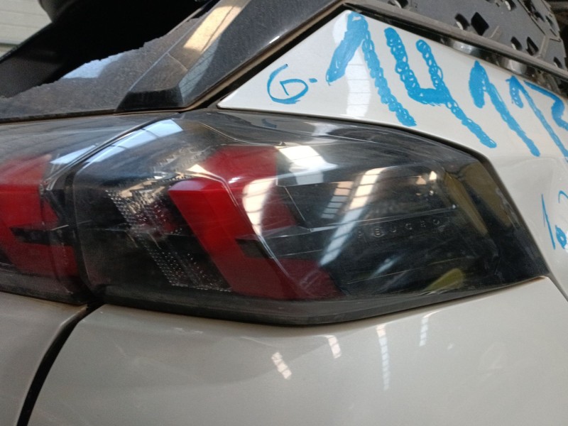 Recambio de piloto trasero derecho para peugeot 2008 ii (ud_, us_, uy_, uj_, ur_, uc_) 1.2 puretech 130 referencia OEM IAM   