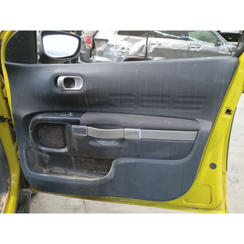 Recambio de guarnecido puerta delantera derecha para citroën c4 cactus 1.2 vti 82 referencia OEM IAM   