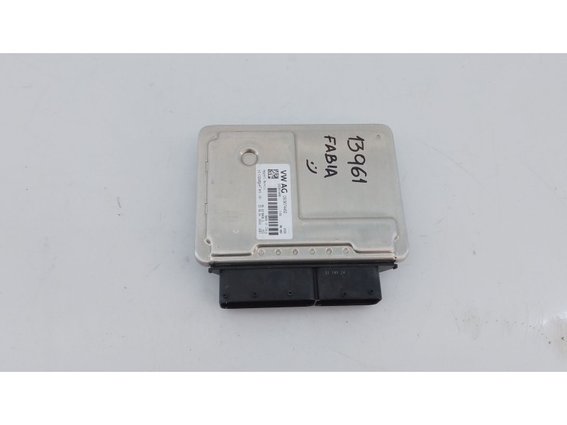 Recambio de centralita motor uce para skoda fabia iv (pj3) 1.0 mpi referencia OEM IAM 05C907445D  