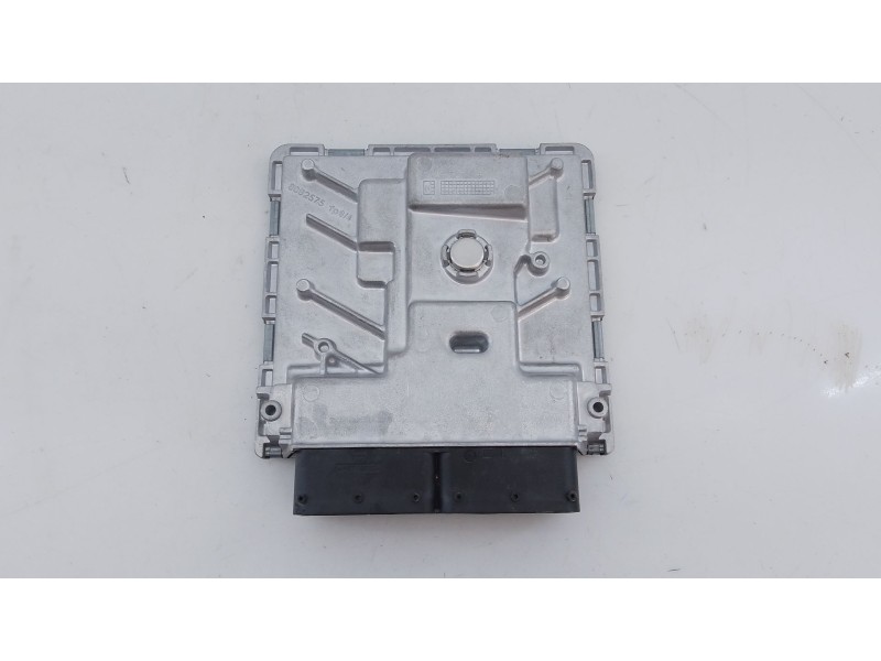 Recambio de centralita motor uce para skoda octavia iv nx3 vrs 2.0 tsi referencia OEM IAM 06K907425AA  