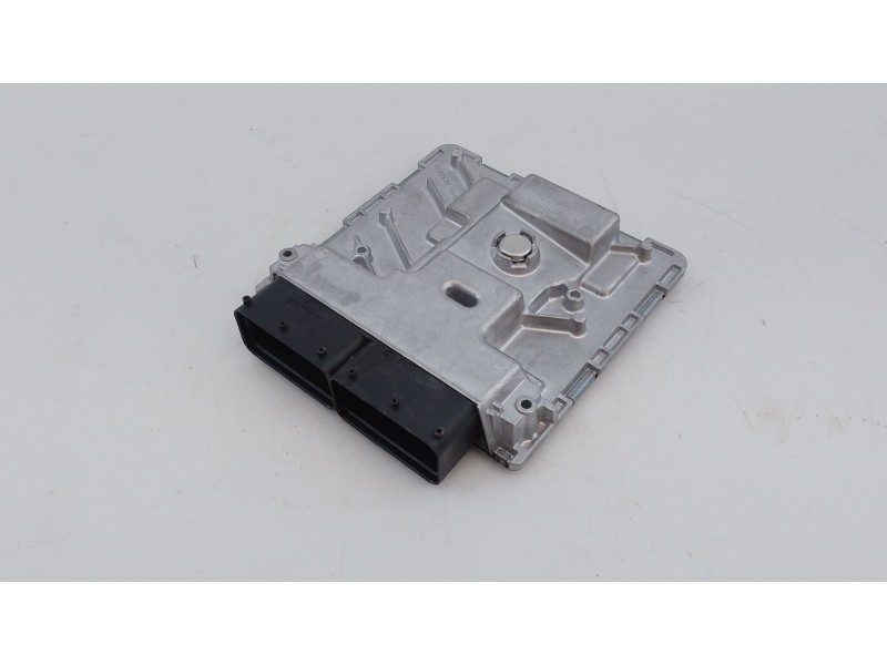 Recambio de centralita motor uce para skoda octavia iv nx3 vrs 2.0 tsi referencia OEM IAM 06K907425AA  