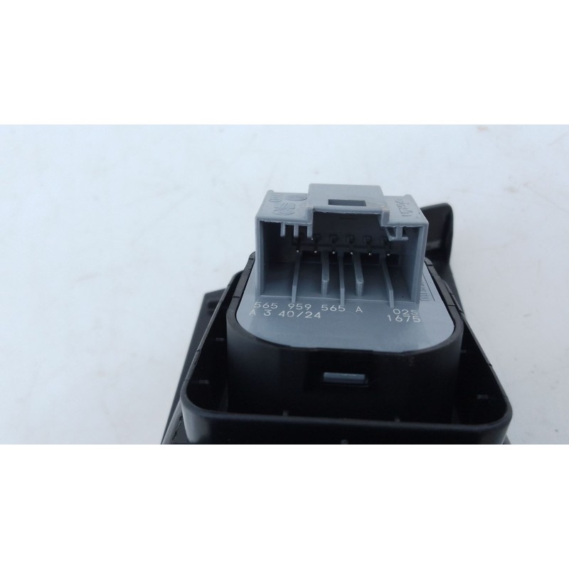 Recambio de mando elevalunas delantero izquierdo para skoda karoq (nu7, nd7) 1.5 tsi referencia OEM IAM   