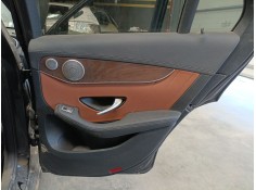 GUARNECIDO PUERTA TRASERA DERECHA 