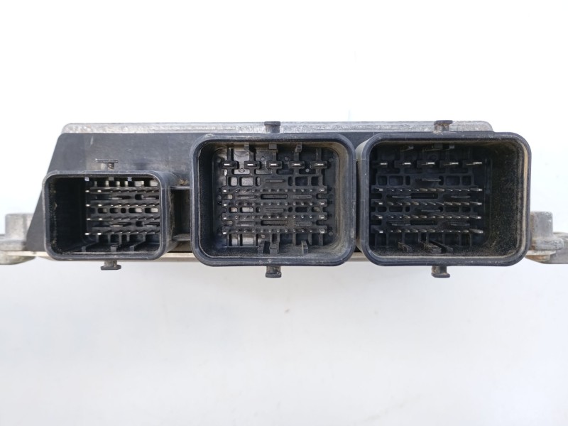 Recambio de centralita motor uce para citroën c4 cactus 1.2 vti 82 referencia OEM IAM 9811545080 9800913080 