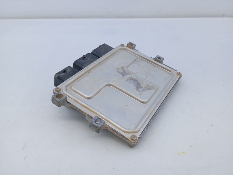 Recambio de centralita motor uce para citroën c4 cactus 1.2 vti 82 referencia OEM IAM 9811545080 9800913080 