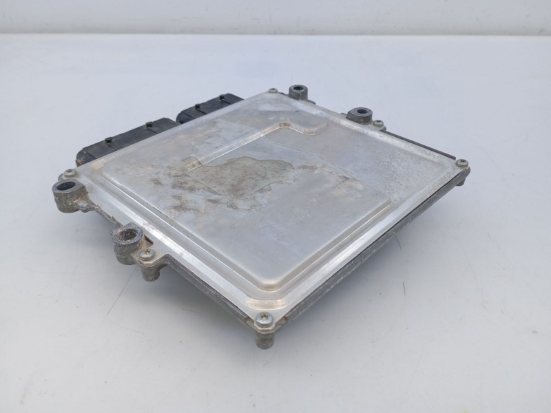 Recambio de centralita motor uce para opel corsa f (p2jo) 1.2 (68) referencia OEM IAM 9833609880 A3C0320410001 