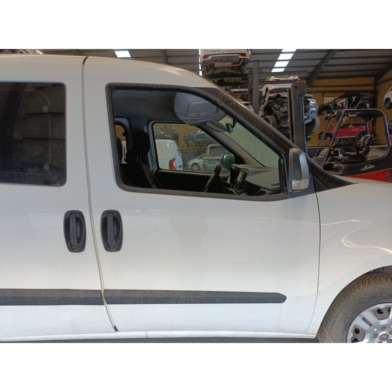 Recambio de puerta delantera derecha para fiat doblo autobús (263_) 1.3 d multijet (263axu1a) referencia OEM IAM   
