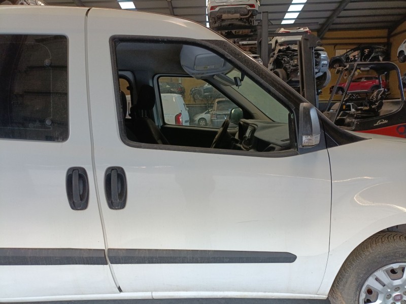 Recambio de puerta delantera derecha para fiat doblo autobús (263_) 1.3 d multijet (263axu1a) referencia OEM IAM   