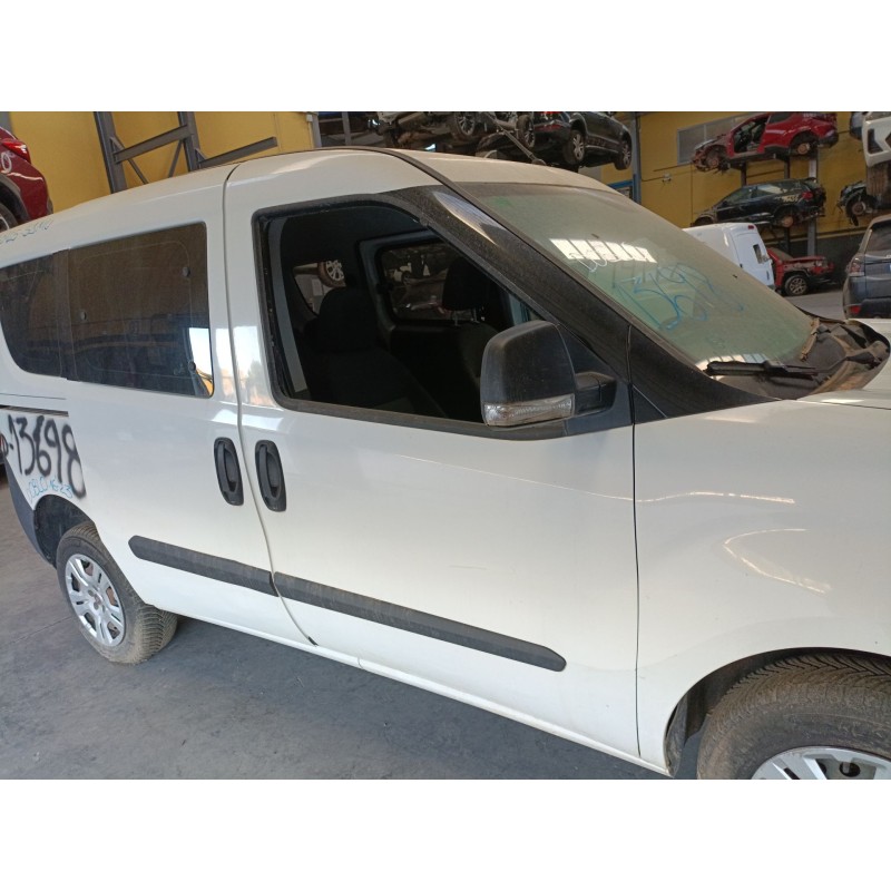 Recambio de puerta delantera derecha para fiat doblo autobús (263_) 1.3 d multijet (263axu1a) referencia OEM IAM   