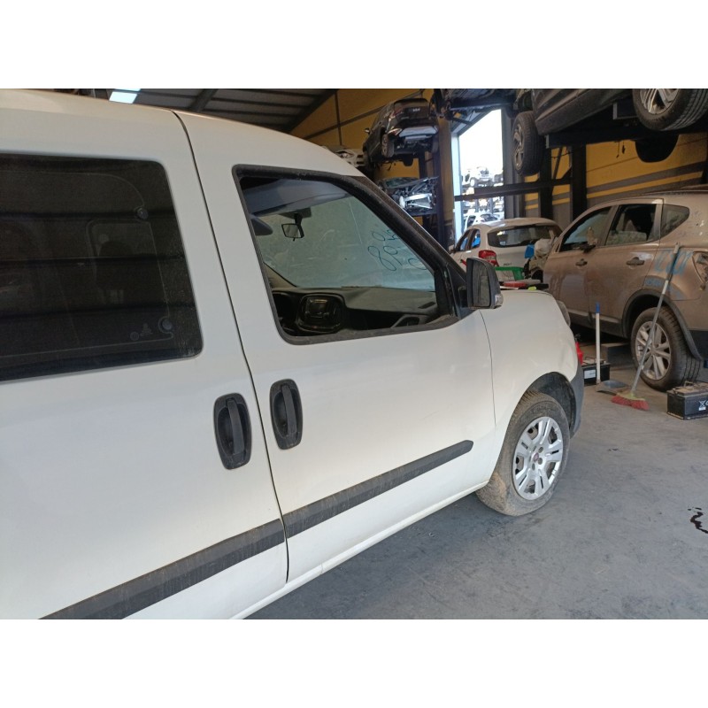 Recambio de puerta delantera derecha para fiat doblo autobús (263_) 1.3 d multijet (263axu1a) referencia OEM IAM   