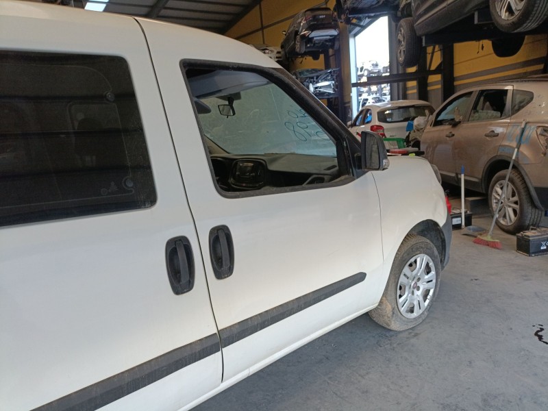 Recambio de puerta delantera derecha para fiat doblo autobús (263_) 1.3 d multijet (263axu1a) referencia OEM IAM   