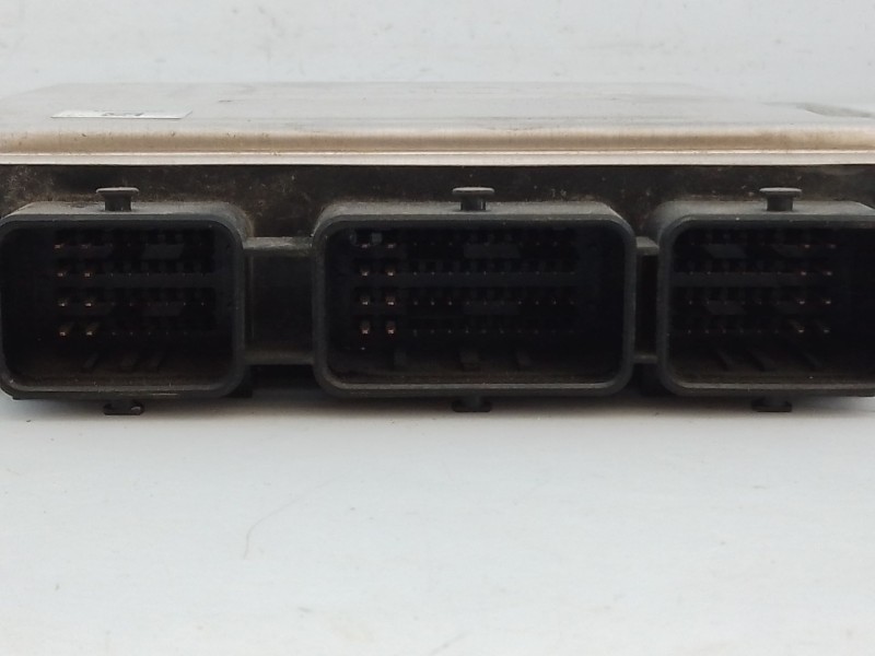 Recambio de centralita motor uce para peugeot 308 sw confort referencia OEM IAM 9664843780 0281013872 E3-B2-34-2