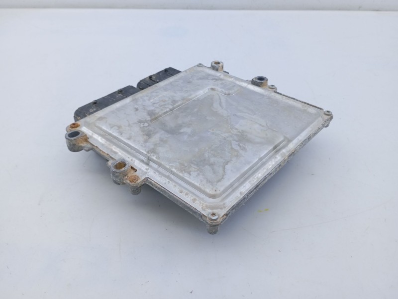 Recambio de centralita motor uce para peugeot 2008 ii (ud_, us_, uy_, uj_, ur_, uc_) 1.2 puretech 100 referencia OEM IAM 9834609