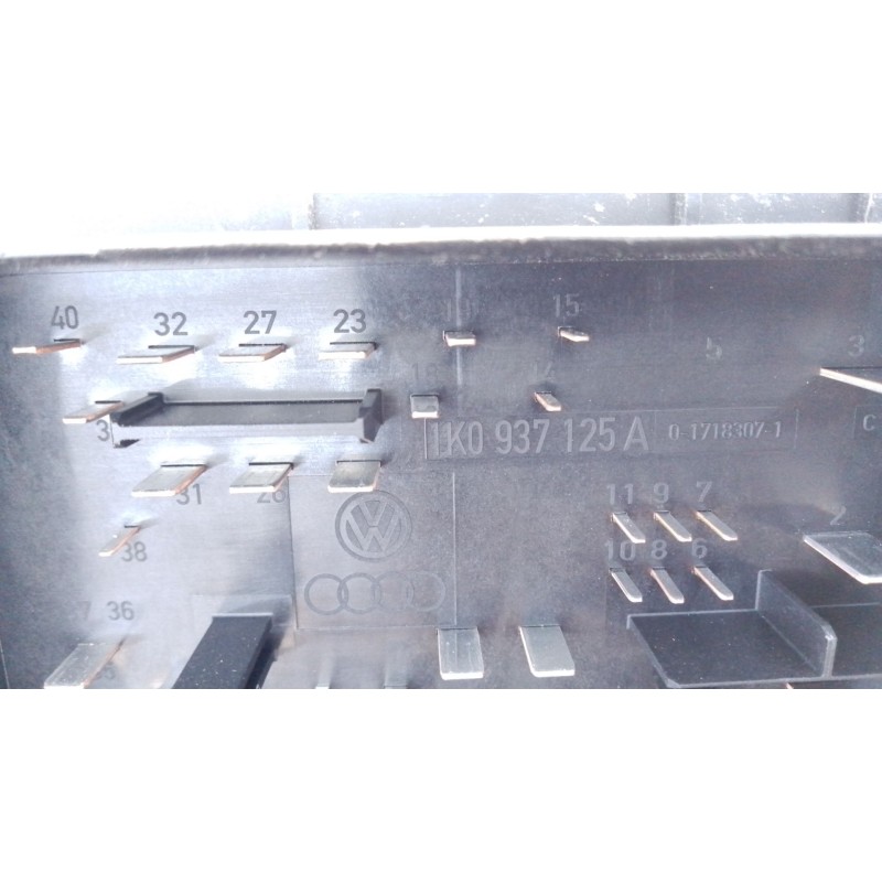 Recambio de caja reles / fusibles para audi a3 (8p) 2.0 tdi ambiente referencia OEM IAM   