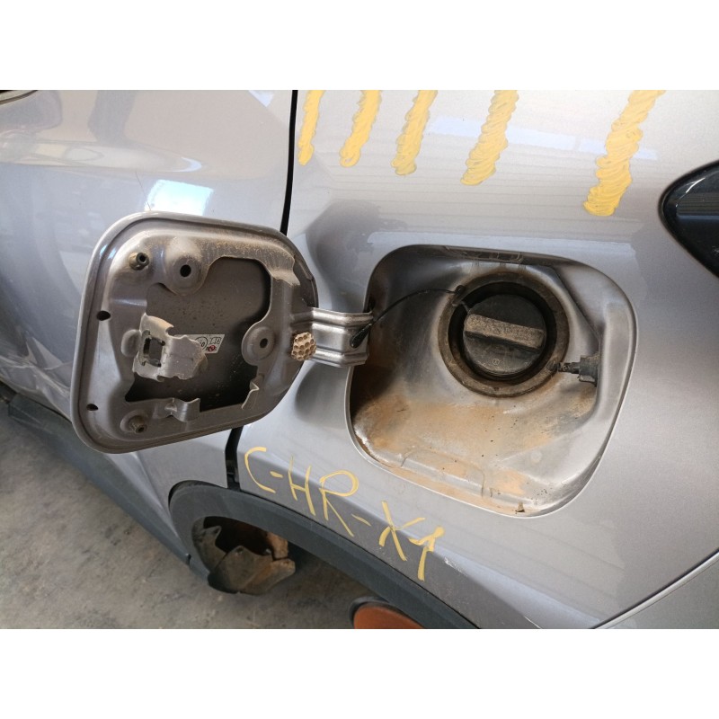 Recambio de tapa exterior combustible para toyota c-hr (_x1_) 1.8 hybrid (zyx10_, zyx11_) referencia OEM IAM   
