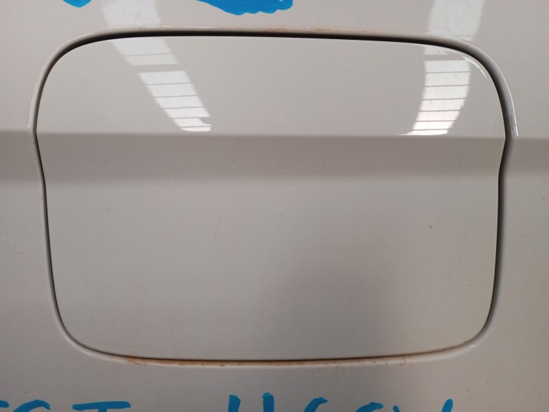 Recambio de tapa exterior combustible para seat arona (kj7, kjp) 1.0 tsi referencia OEM IAM   