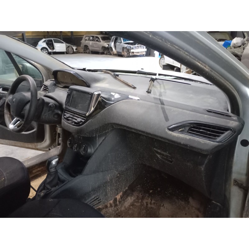 Recambio de salpicadero para peugeot 208 i (ca_, cc_) 1.2 vti 82 referencia OEM IAM   