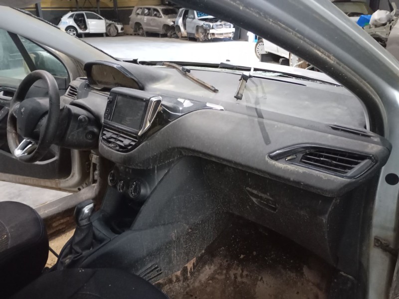 Recambio de salpicadero para peugeot 208 i (ca_, cc_) 1.2 vti 82 referencia OEM IAM   