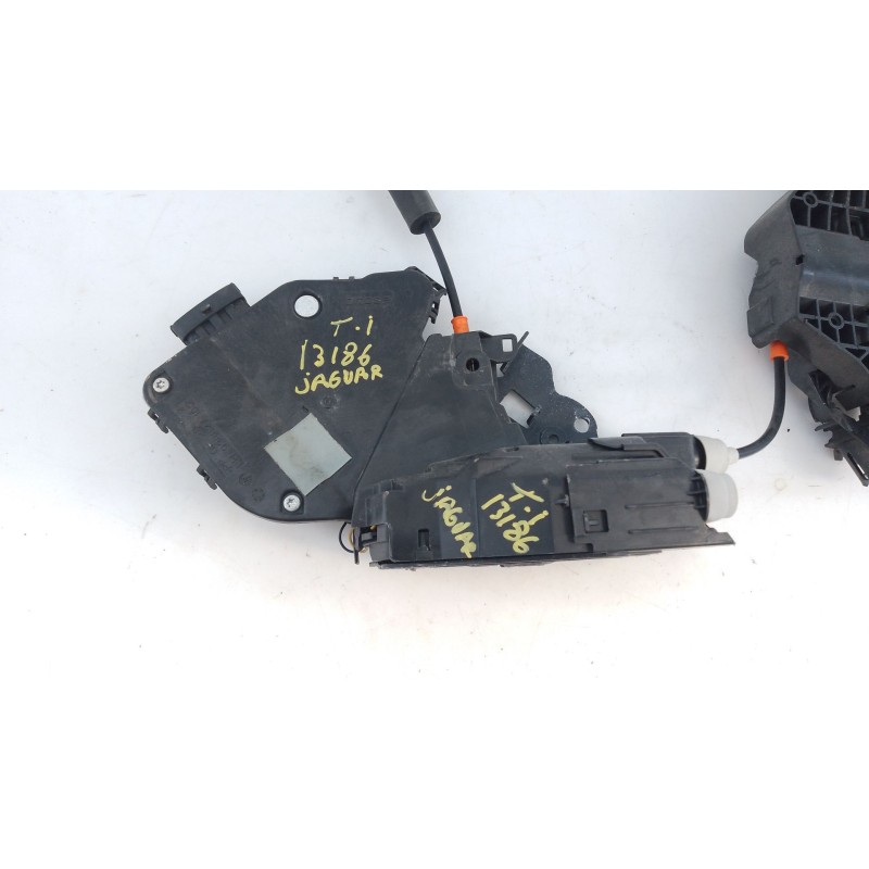 Recambio de cerradura puerta trasera izquierda para jaguar xe (x760) 2.0 d referencia OEM IAM   