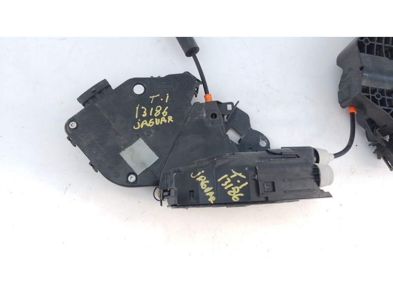 Recambio de cerradura puerta trasera izquierda para jaguar xe (x760) 2.0 d referencia OEM IAM   