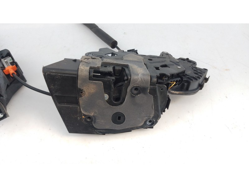 Recambio de cerradura puerta trasera izquierda para jaguar xe (x760) 2.0 d referencia OEM IAM   