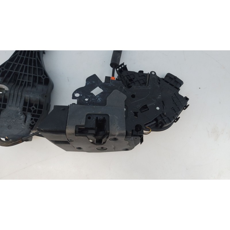 Recambio de cerradura puerta delantera izquierda para jaguar xe (x760) 2.0 d referencia OEM IAM   