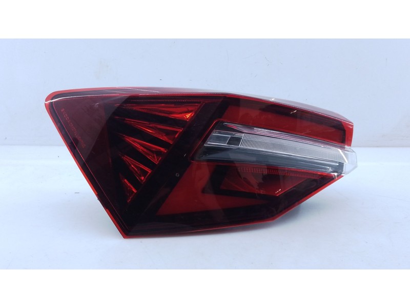 Recambio de piloto trasero izquierdo para skoda karoq 2.0 tdi nu7 referencia OEM IAM   