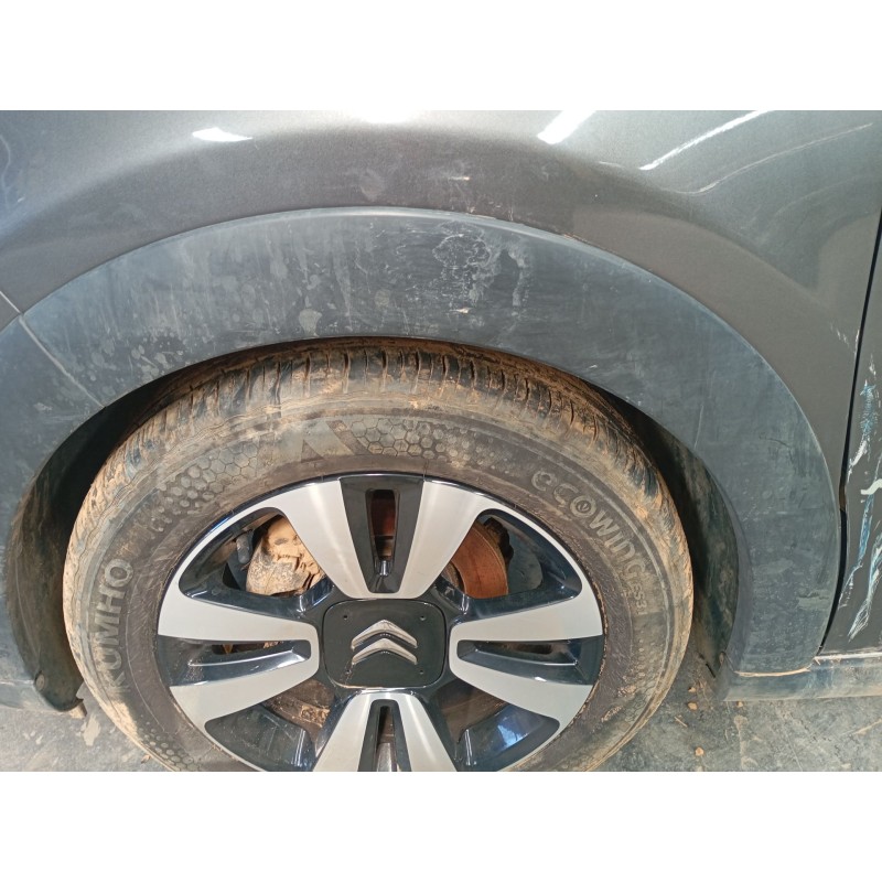 Recambio de aletin delantero izquierdo para citroën c3 iii (sx) 1.2 puretech 82 referencia OEM IAM   