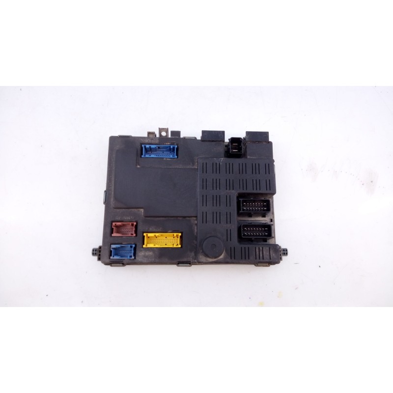 Recambio de caja reles / fusibles para citroën xsara (n1) 1.9 d referencia OEM IAM 73007612 9645148880 E3-B2-24-3