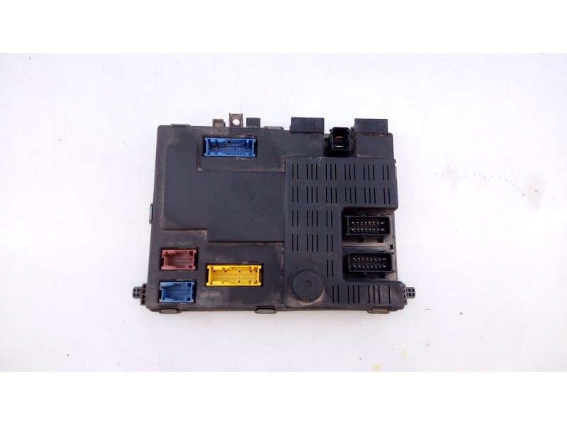 Recambio de caja reles / fusibles para citroën xsara (n1) 1.9 d referencia OEM IAM 73007612 9645148880 E3-B2-24-3