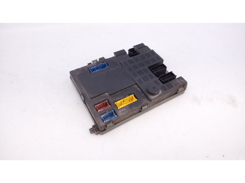 Recambio de caja reles / fusibles para citroën xsara (n1) 1.9 d referencia OEM IAM 73007612 9645148880 E3-B2-24-3