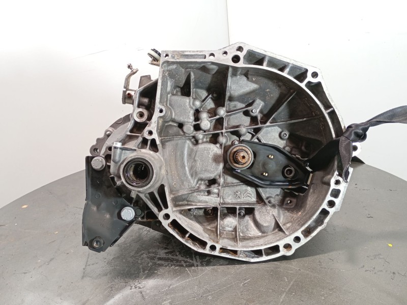 Recambio de caja cambios para peugeot 208 i (ca_, cc_) 1.2 vti 82 referencia OEM IAM 20A704  