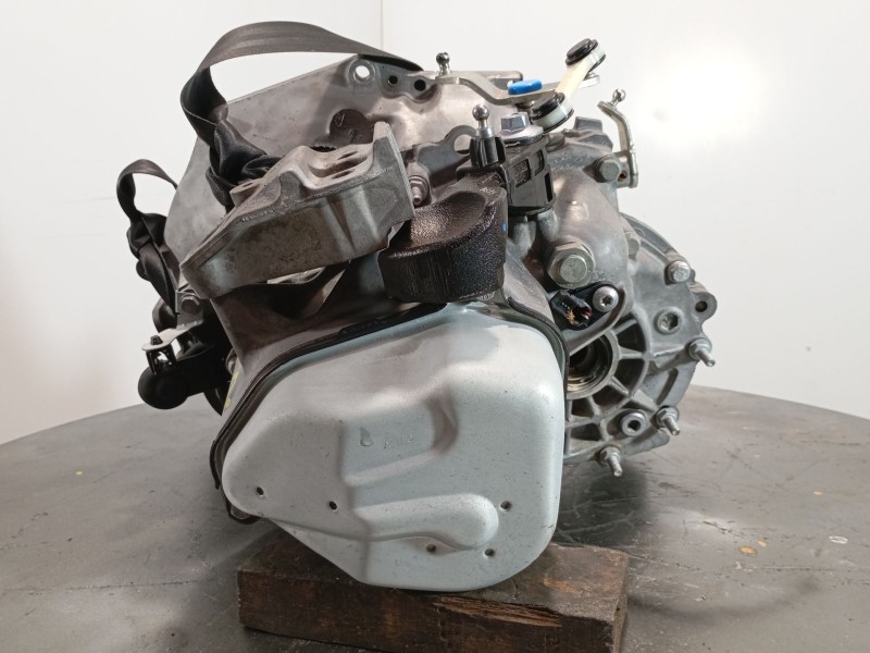 Recambio de caja cambios para peugeot 208 i (ca_, cc_) 1.2 vti 82 referencia OEM IAM 20A704  