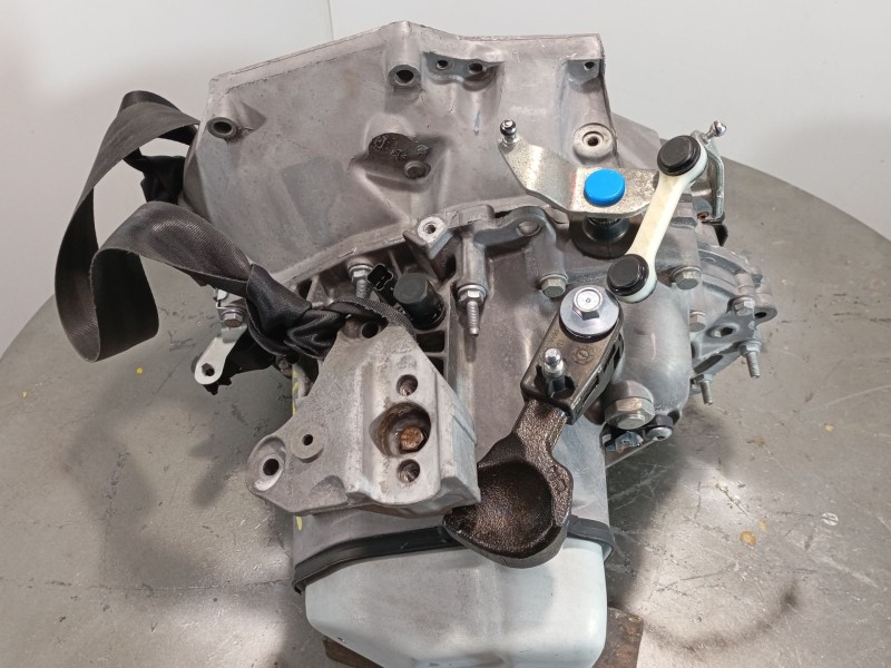 Recambio de caja cambios para peugeot 208 i (ca_, cc_) 1.2 vti 82 referencia OEM IAM 20A704  