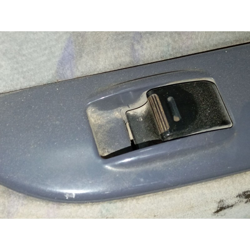 Recambio de mando elevalunas trasero derecho para toyota land cruiser 90 (_j9_) 3.0 td (kzj90_, kzj95_) referencia OEM IAM   