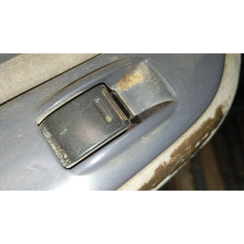 Recambio de mando elevalunas trasero izquierdo para toyota land cruiser 90 (_j9_) 3.0 td (kzj90_, kzj95_) referencia OEM IAM   
