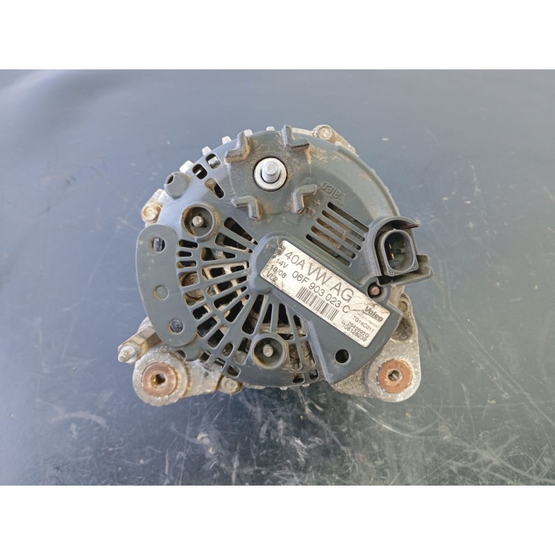 Recambio de alternador para seat leon (1p1) 1.9 tdi referencia OEM IAM 06F903023C  