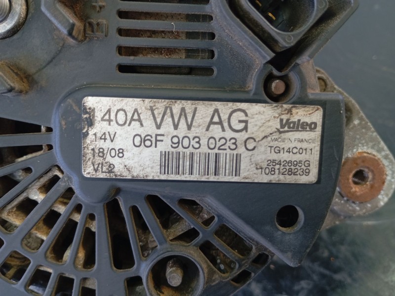 Recambio de alternador para seat leon (1p1) 1.9 tdi referencia OEM IAM 06F903023C  