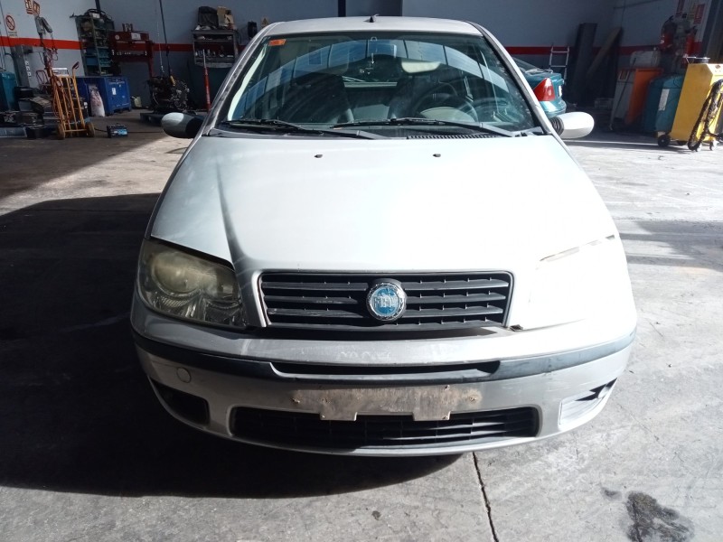 fiat punto (188_) del año 2004