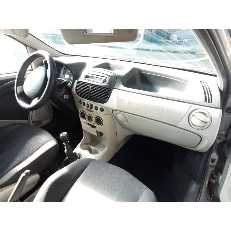 fiat punto (188_) del año 2004