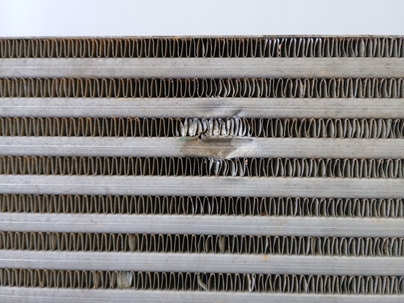 Recambio de intercooler para iveco daily vi caja/chasis 33s15, 35s15, 35c15 referencia OEM IAM 5801526777  