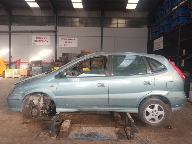 nissan almera tino (v10) del año 2002