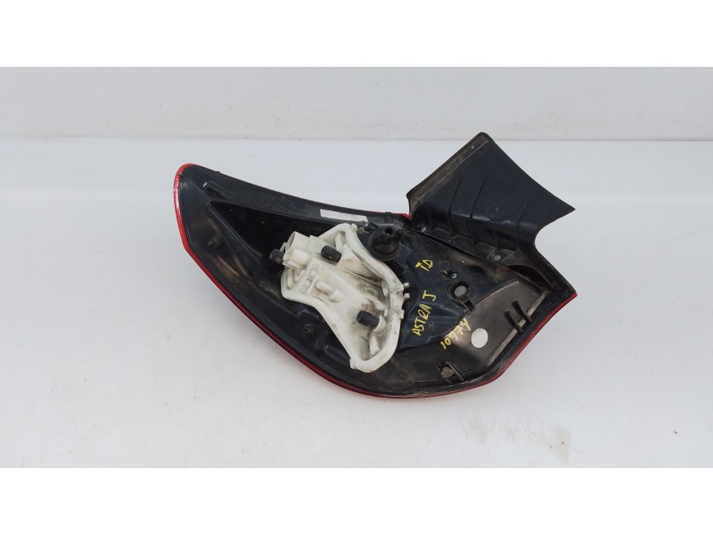 Recambio de piloto trasero derecho para opel astra j lim. enjoy referencia OEM IAM   