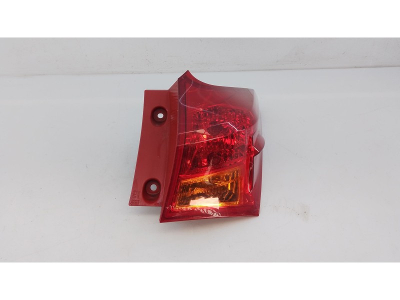 Recambio de piloto trasero derecho para toyota auris (_e18_) 1.4 d-4d (nde180_) referencia OEM IAM   