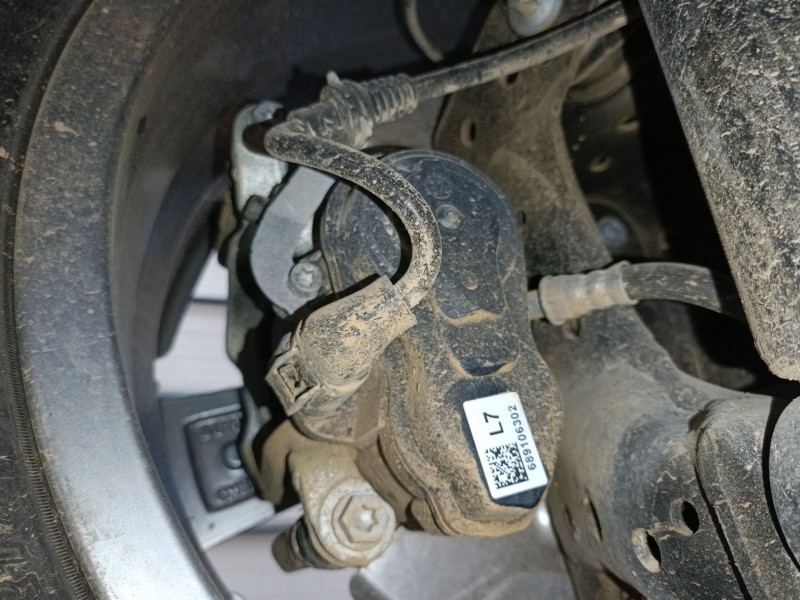 Recambio de pinza freno trasera izquierda para bmw x1 (u11) sdrive 18 d referencia OEM IAM 689106302  