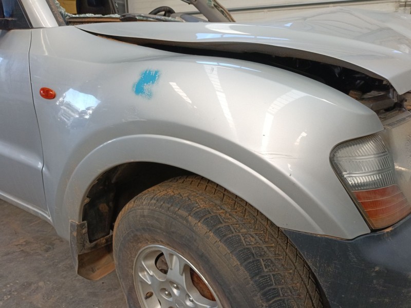 Recambio de aleta delantera derecha para mitsubishi montero iii (v7_w, v6_w) 3.2 di-d (v68w, v78w) referencia OEM IAM   