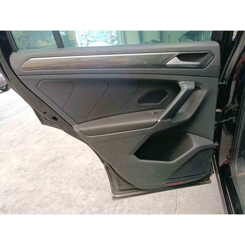 Recambio de guarnecido puerta trasera izquierda para volkswagen tiguan (ad1, ax1) 2.0 tdi referencia OEM IAM   