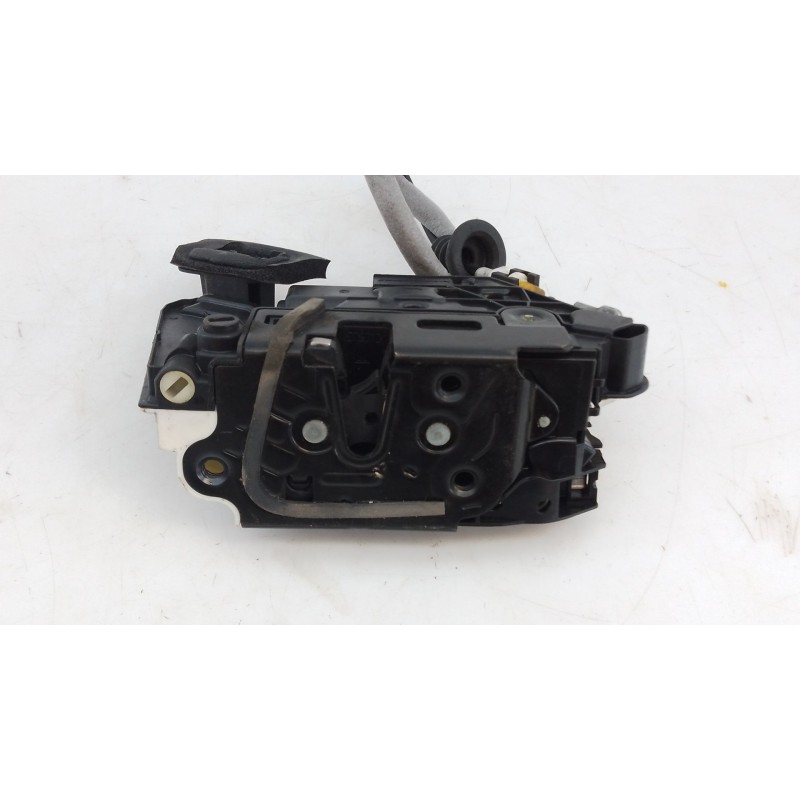 Recambio de cerradura puerta trasera izquierda para bmw serie 5 touring (f11) 520d referencia OEM IAM   