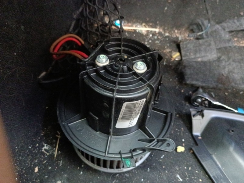 Recambio de ventilador calefaccion para mercedes-benz clase c t-model (s204) c 200 cdi (204.201) referencia OEM IAM   