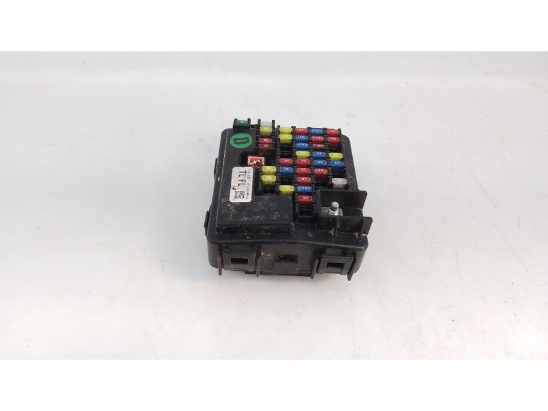 Recambio de caja reles / fusibles para hyundai tucson style 2wd referencia OEM IAM 91951D3240A  